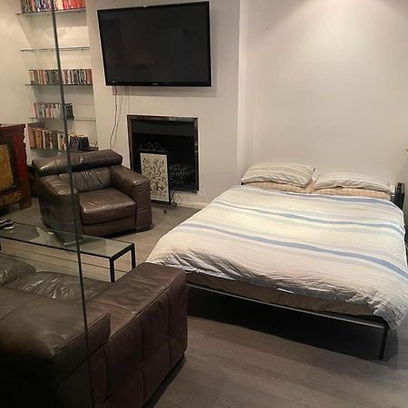 Large Studio Flat In Kensington London Exterior photo