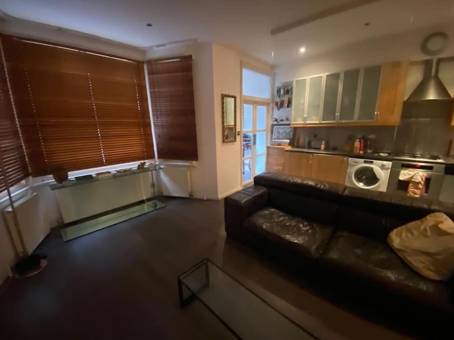 Large Studio Flat In Kensington London Exterior photo